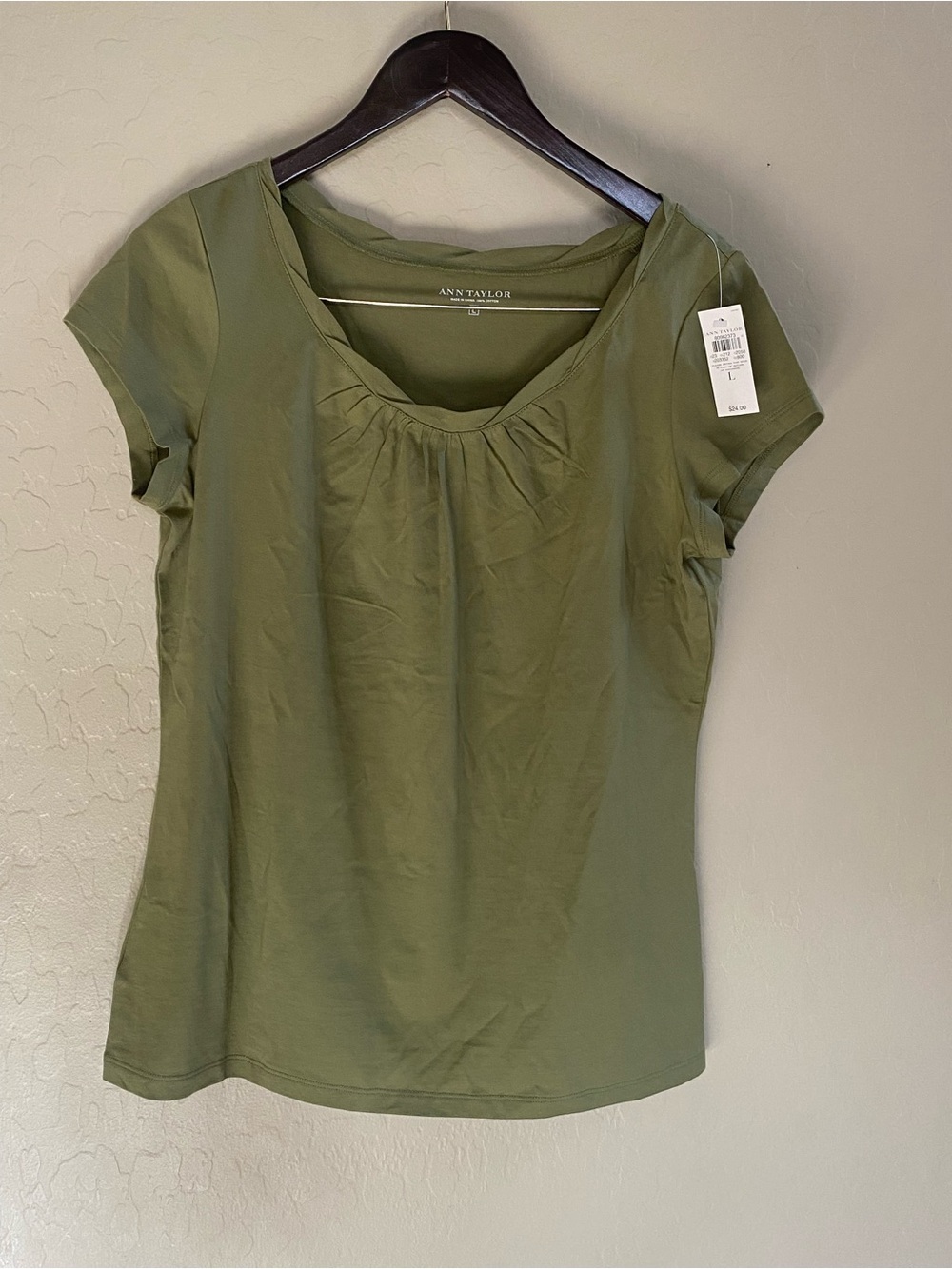 Ann Taylor Olive Green Short Sleeve Scoop Top with Front Pleats